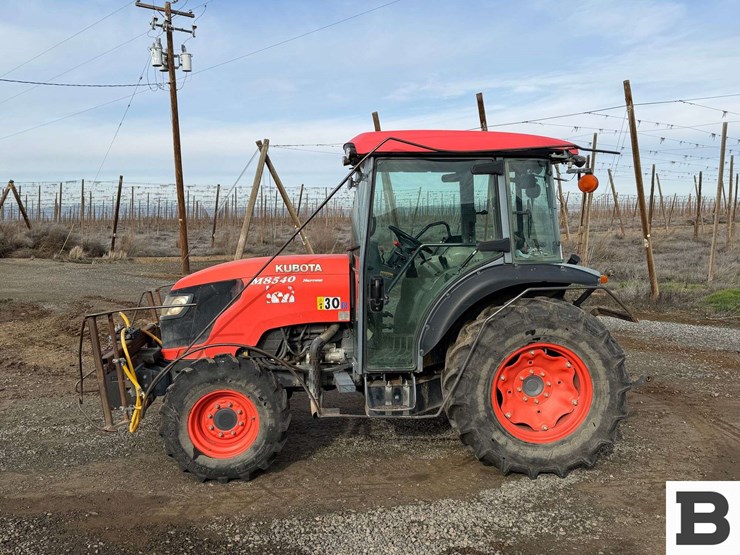 2016-kubota-m8540hd-image-2