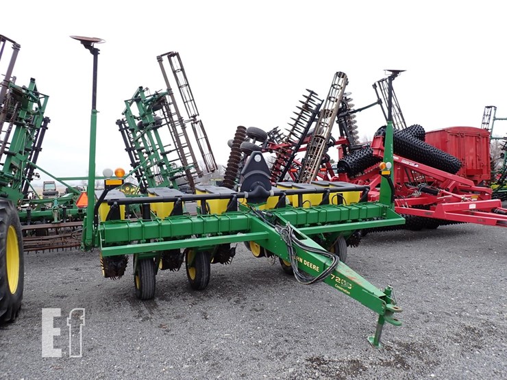john-deere-7200-image-2