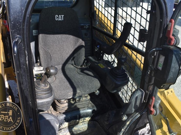 2017-caterpillar-289d-image-45