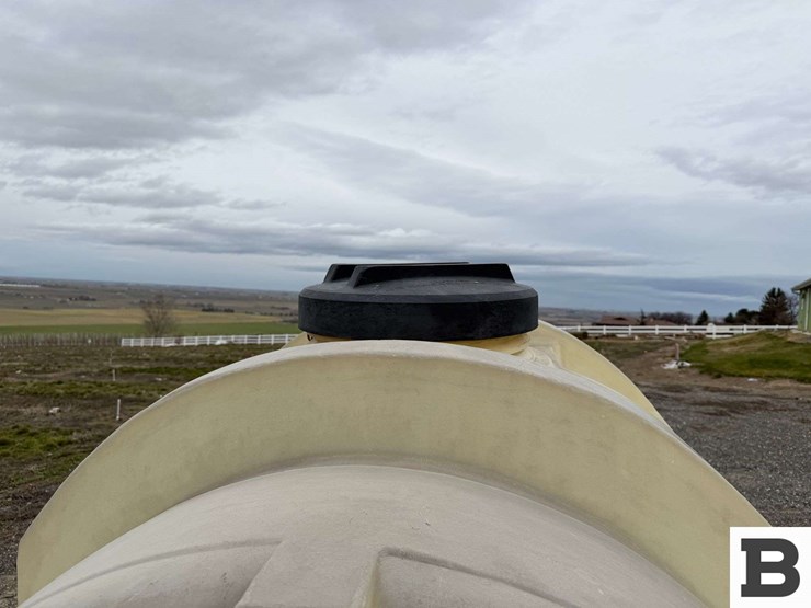 chemigation-trailer-w/-custom-applicator-image-13