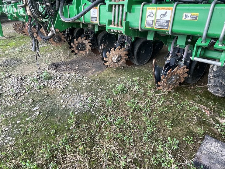 john-deere-1725-image-36