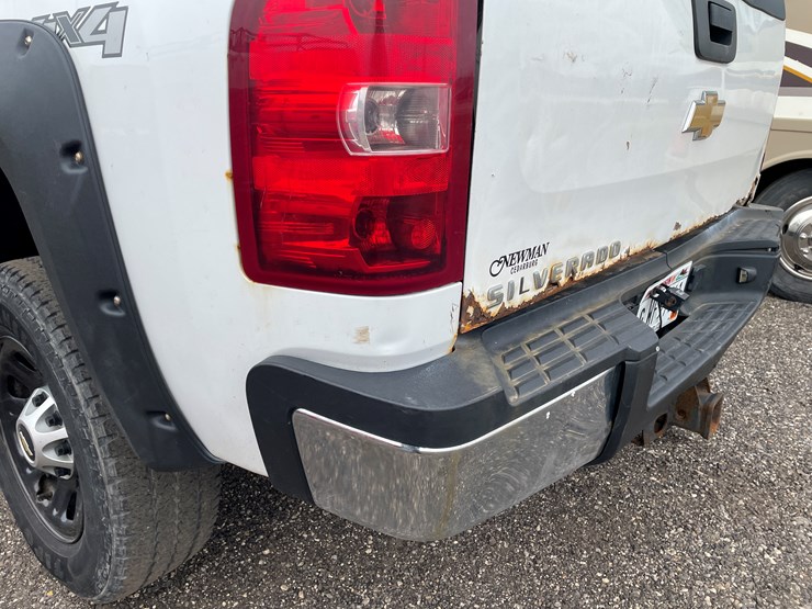 2012-chevrolet-2500hd-image-21