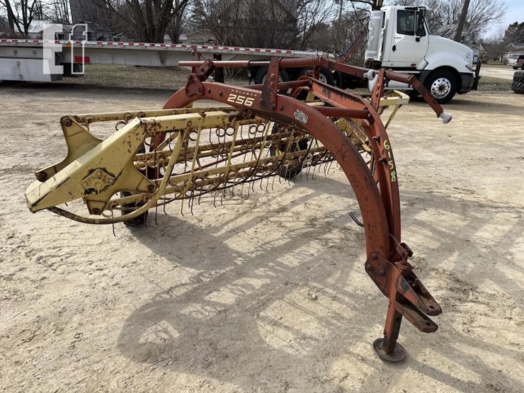 new-holland-256-image-2