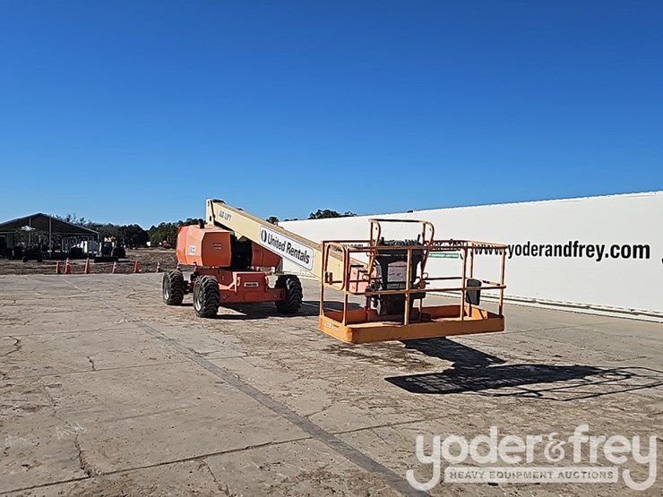2016-jlg-800s-image-7