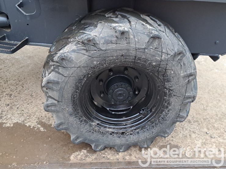 benford-6-ton-swivel-skip-dumper,-roll-bar-image-10