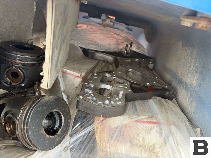 new-holland-tn75vas-tractor---parts-image-8