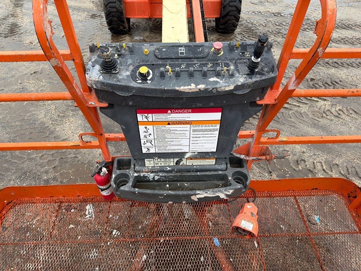 jlg-600s-image-12