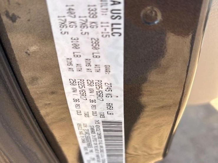 2016-chrysler-town-&-country-image-34