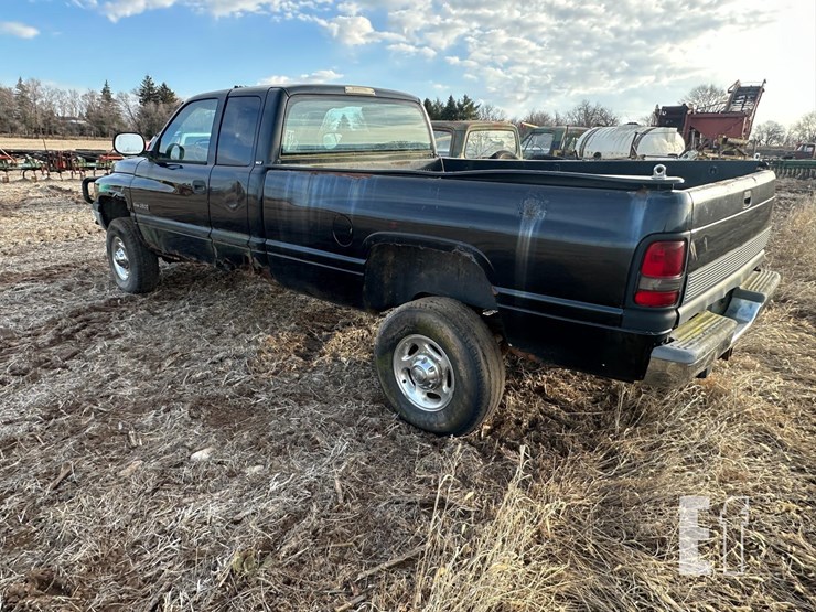 1999-dodge-ram-2500-image-2