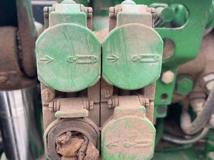 2004-john-deere-6420-image-13