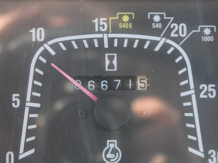 new-holland-tm125-image-74