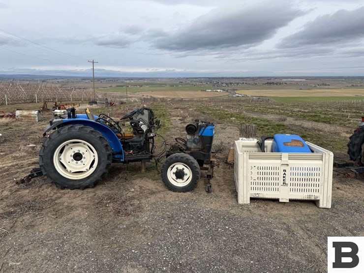 new-holland-tractor---parts-image-1