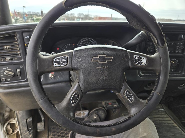 2006-chevrolet-k3500-image-26