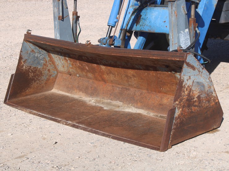 new-holland-tm125-image-12