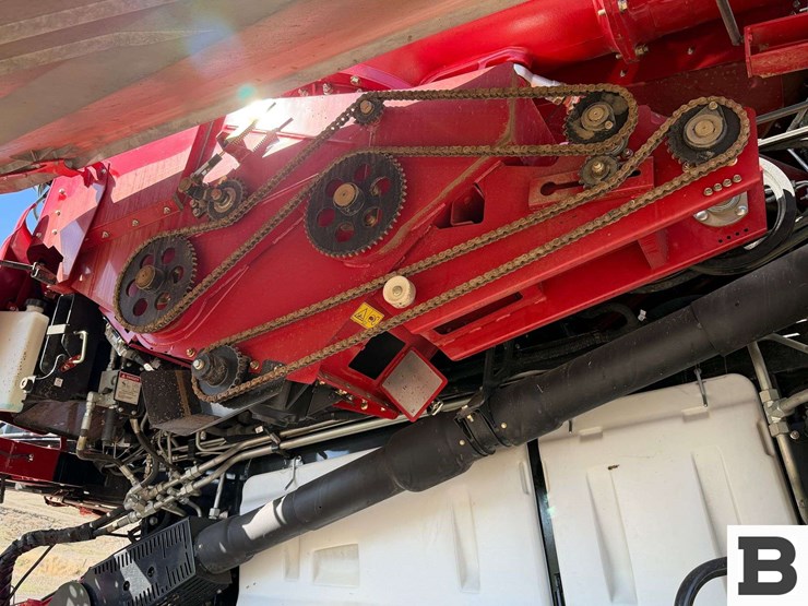 2025-case-ih-8260-image-24