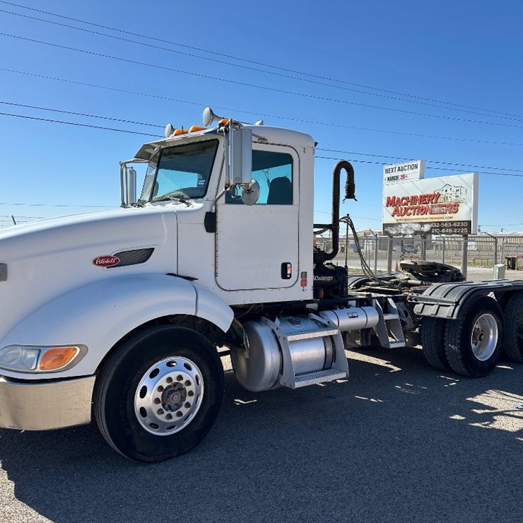 2010 PETERBILT 384