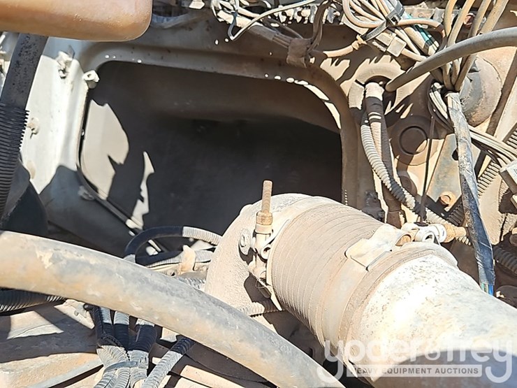 1995-ford-l8000-image-25