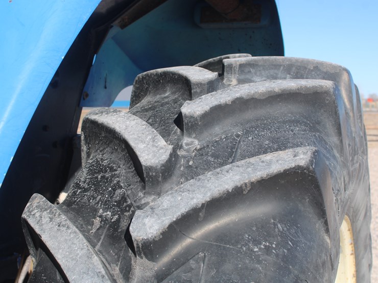 new-holland-tm125-image-29