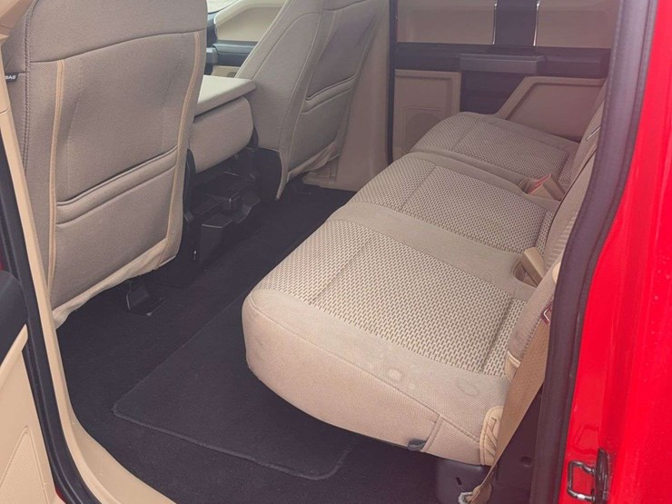 2019-ford-f150-xlt-image-14