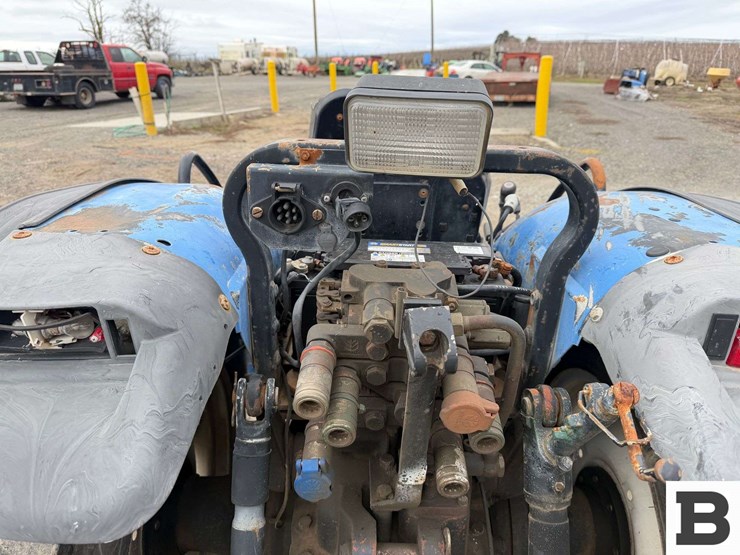 2002-new-holland-tn75v-image-27