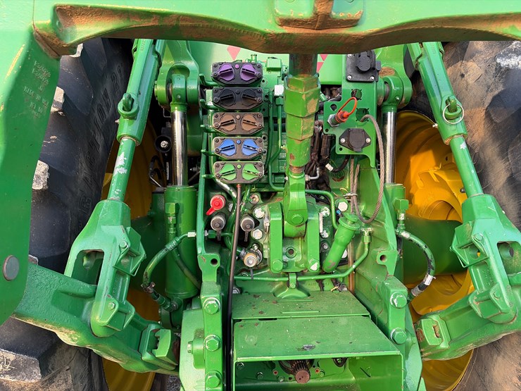 2018-john-deere-8245r-image-12