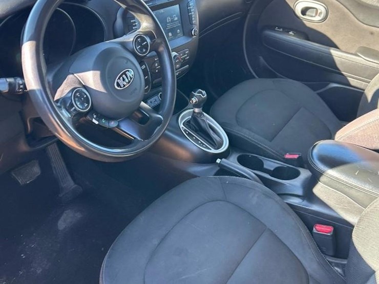 2019-kia-soul-4dr-hatchback-image-26