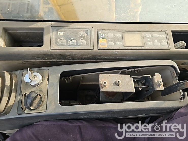 caterpillar-307c-image-38