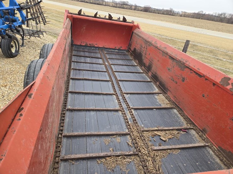 new-holland-195-image-4