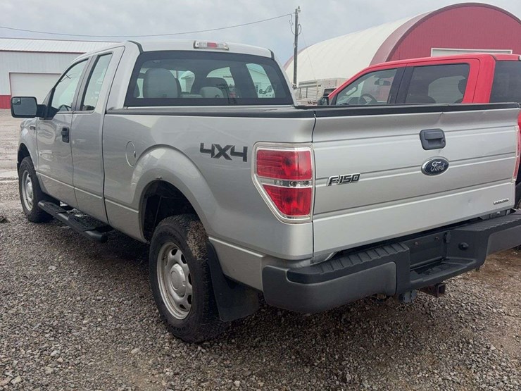 2014-ford-f150-xl-image-10