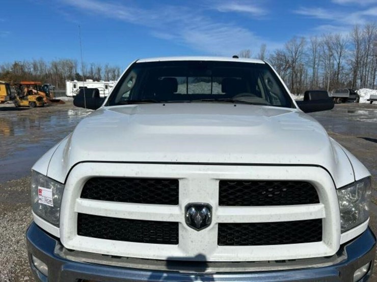 2018-dodge-2500-image-32