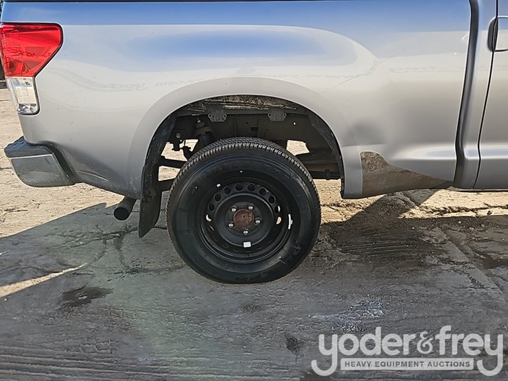 2013-toyota-tundra-image-8