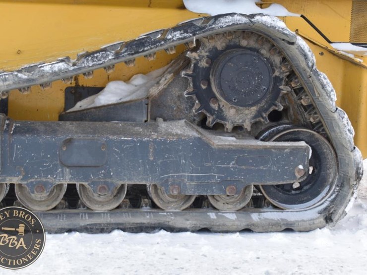 2020-deere-333g-image-33