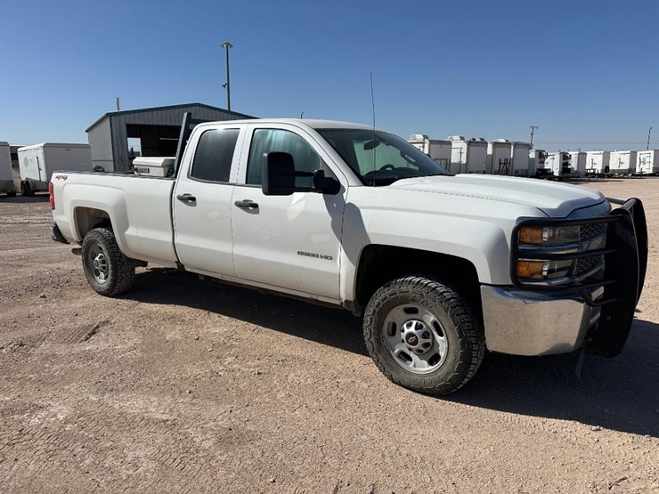 2019-chevrolet-silverado-2500hd-image-3