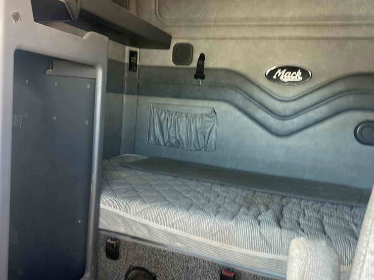 2018-mack-cxu-(pinnacle)-image-8