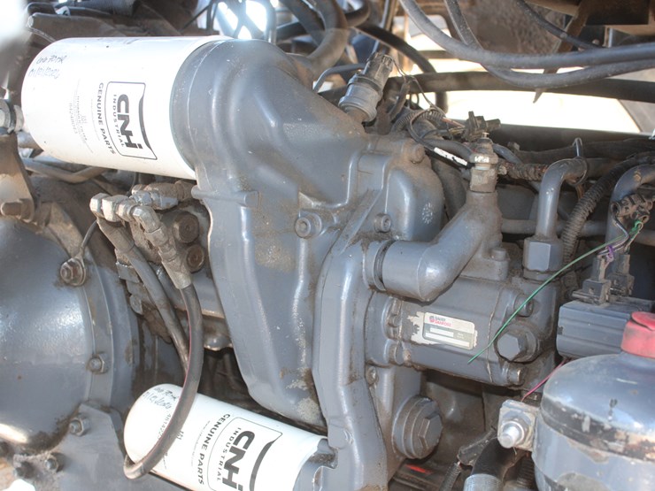 new-holland-tm125-image-46