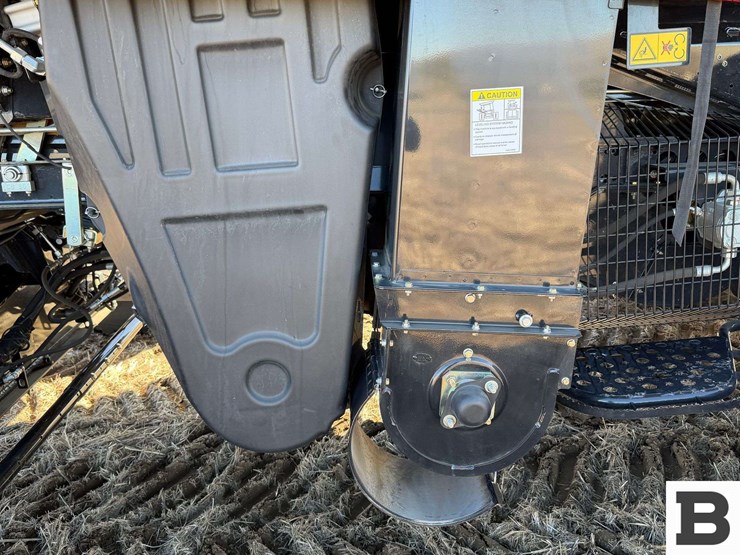 2025-case-ih-8260-image-56