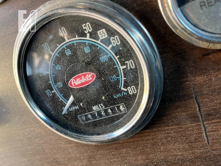 1985-peterbilt-359-image-10