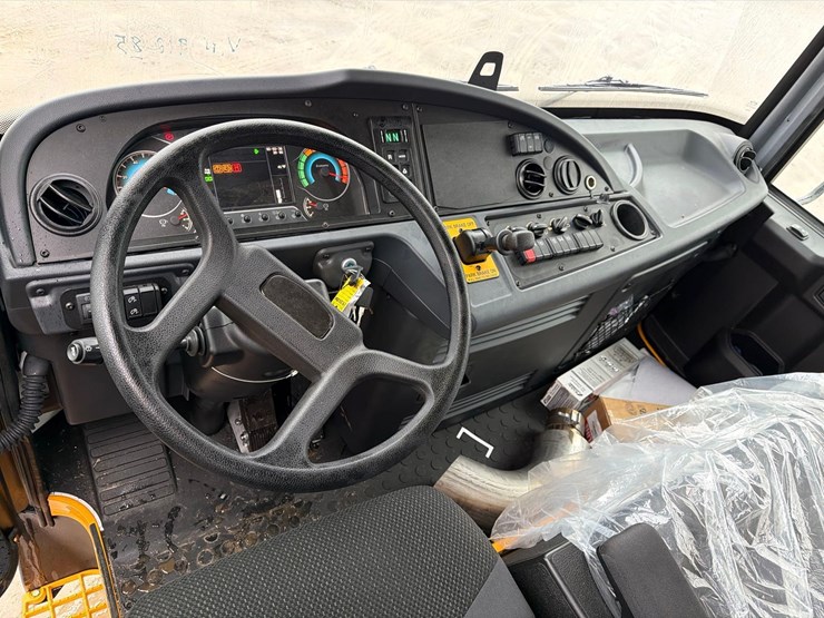 2024-dennis-eagle-proview-image-24