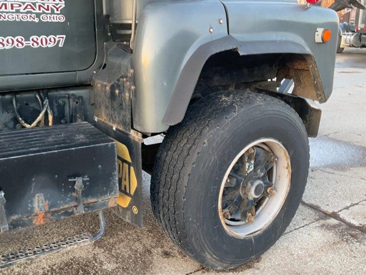 1989-mack-dm690s-image-55