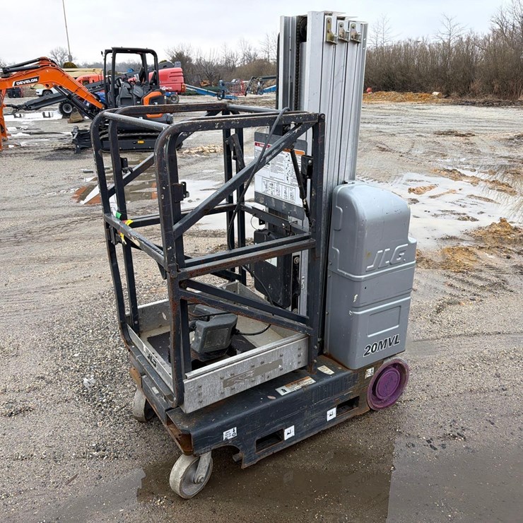 2016 JLG 20MVL