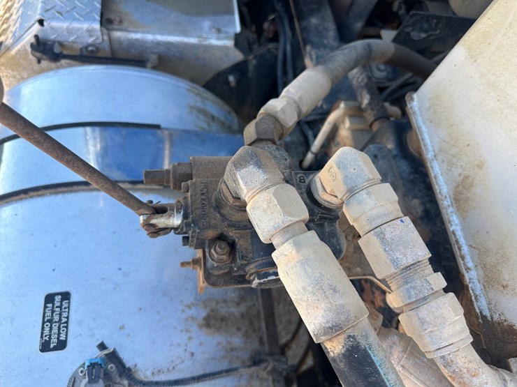 2020-western-star-4900-image-10