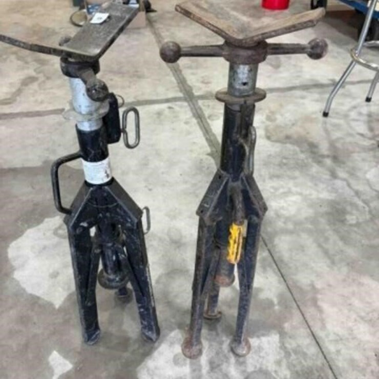 2 - PIPE STANDS