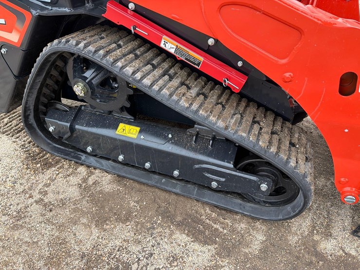 2026-kubota-scl1000-image-17