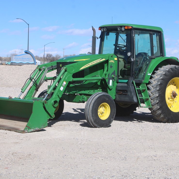 2004 JOHN DEERE 7320