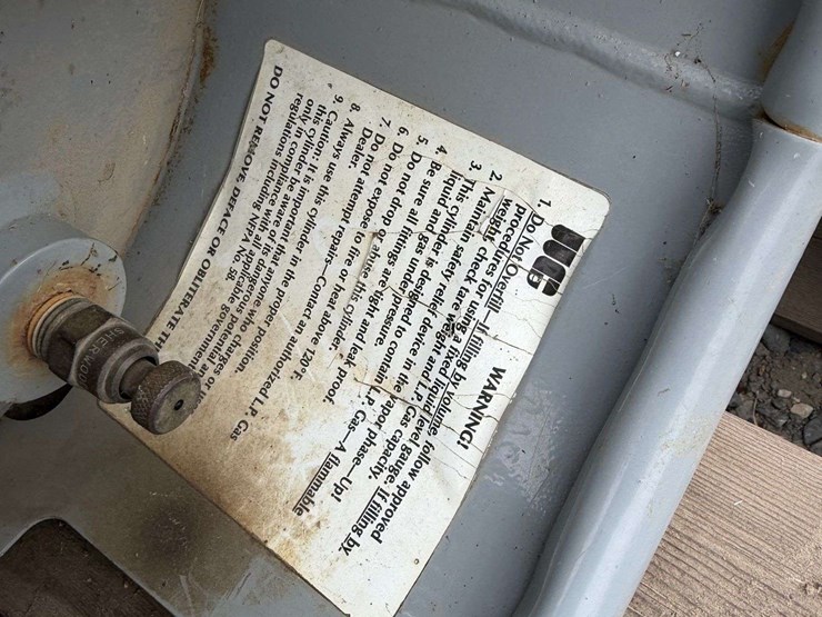 (2)-ul-inc.-industrial-truck-propane-tanks-image-8