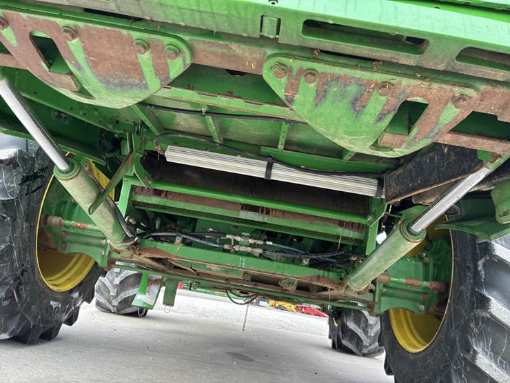 2014-john-deere-s670-image-27