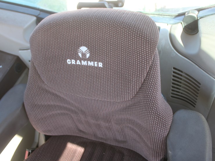 2004-john-deere-7320-image-64