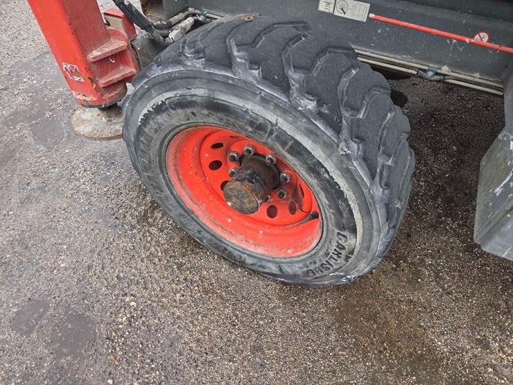 2016-skyjack-sj8841rt-image-10