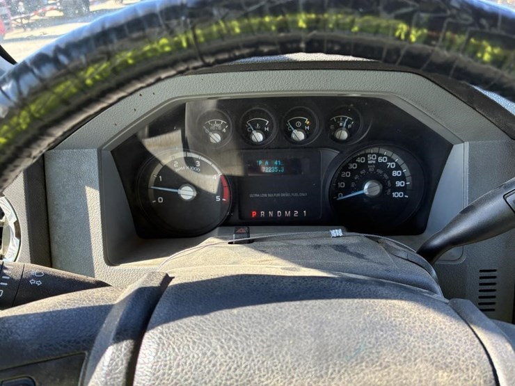 2012-ford-f550-xlt-image-16