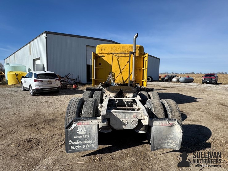 1996-freightliner-fld120-image-6